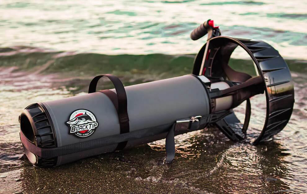 The BlackTip Tech underwater scooter / DPV